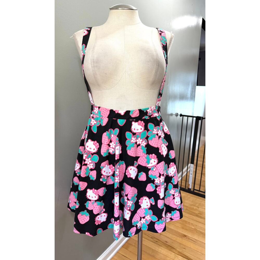 Hot Topic Plus Size 2 Hello Kitty Strawberry‎ Mini Suspender Skirt Skirtall 2X
